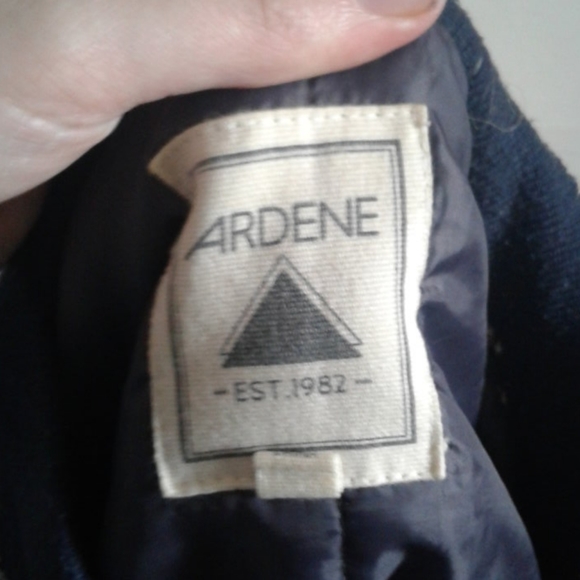 A fall jacket - Picture 2 of 2